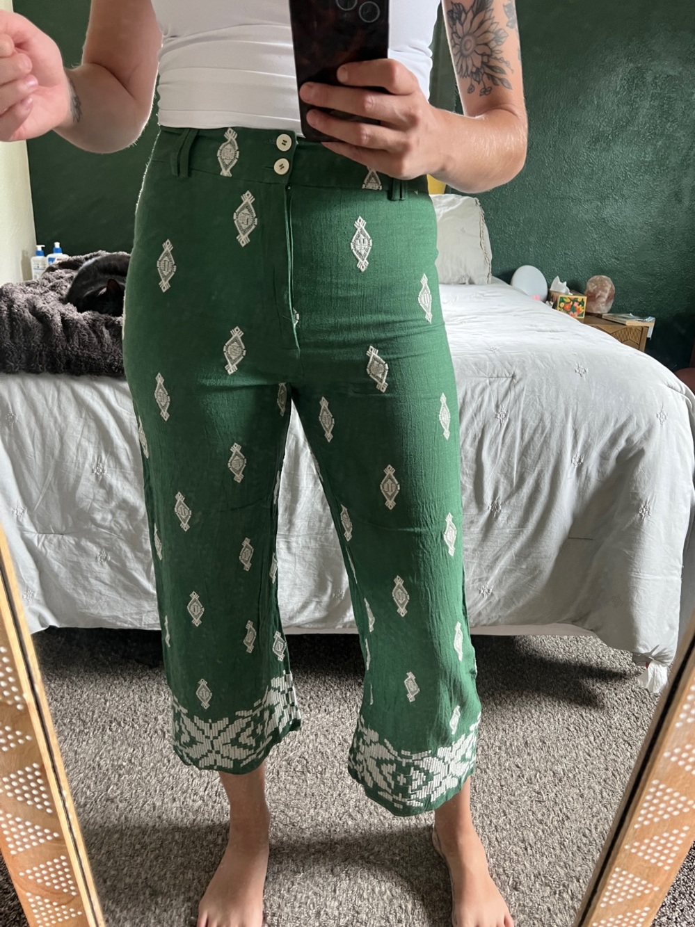 High-Waist Green Printed Crop Pants